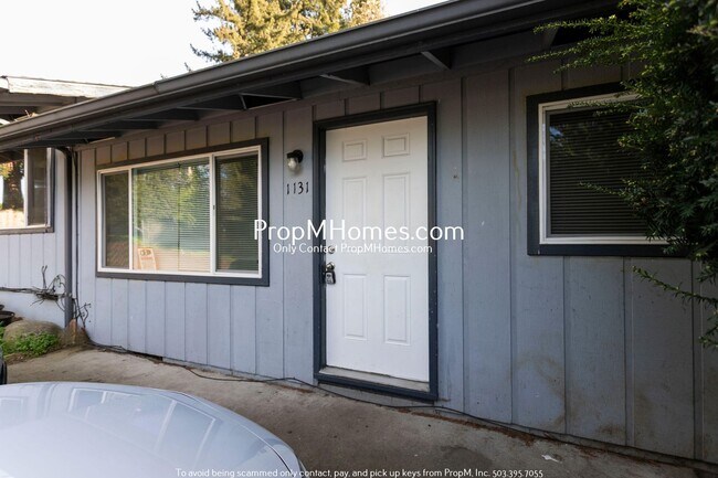 Building Photo - Three Bedroom Home in NE!