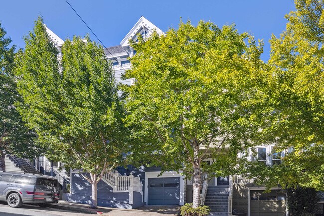 Building Photo - 282 Eureka St