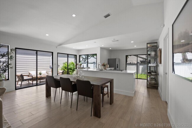 Building Photo - 2515 Bedford Mews Dr