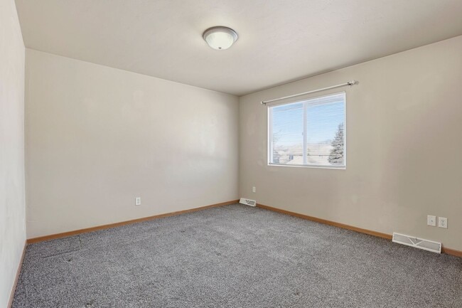 Building Photo - 912/914 Hartzheim Drive