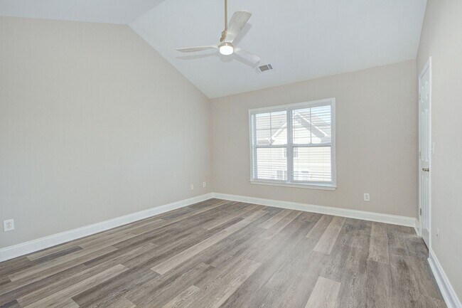 Building Photo - 210 S Cedar St