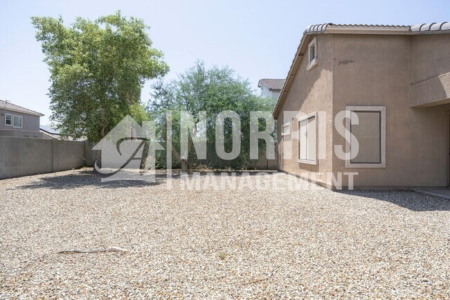 Building Photo - Great Home, Location and Move-In Ready!