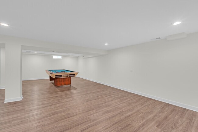 Building Photo - 5018 Dobson St