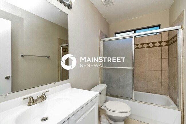 Building Photo - 3 Bedroom Pet-Friendly Home in TUCSON, AZ with Main Street Renewal