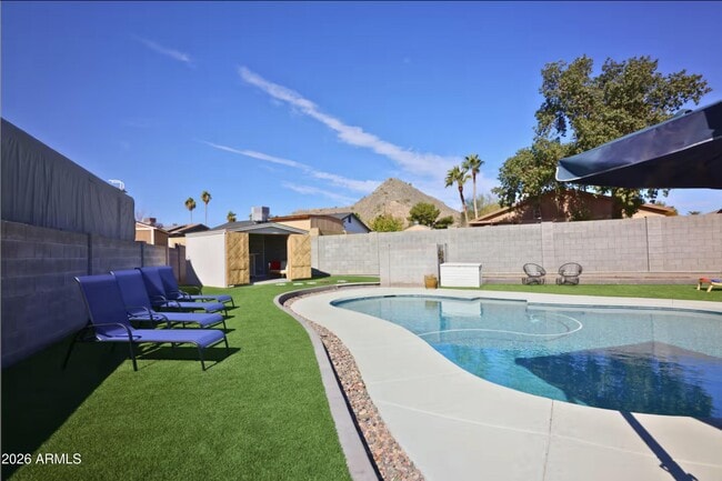 Building Photo - 2506 E Aster Dr