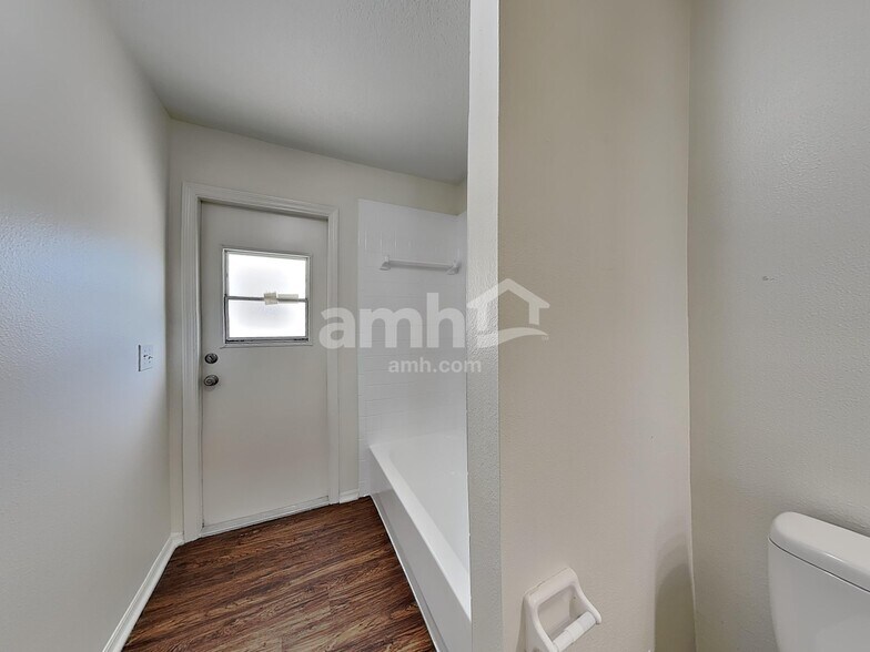 Building Photo - 3118 37th Ter E