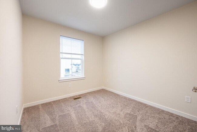 Building Photo - 923 Magnolia Ln