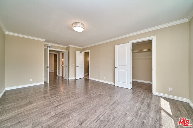 Building Photo - 2660 Conata St