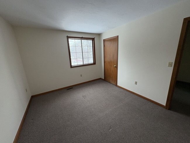 Building Photo - 23 Grove C