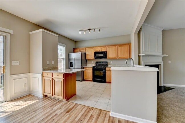 Building Photo - 4020 Edgecomb Dr