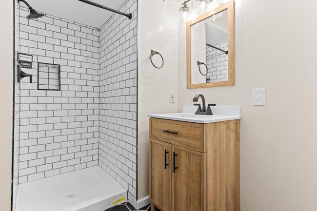 Building Photo - 519 W 22nd St