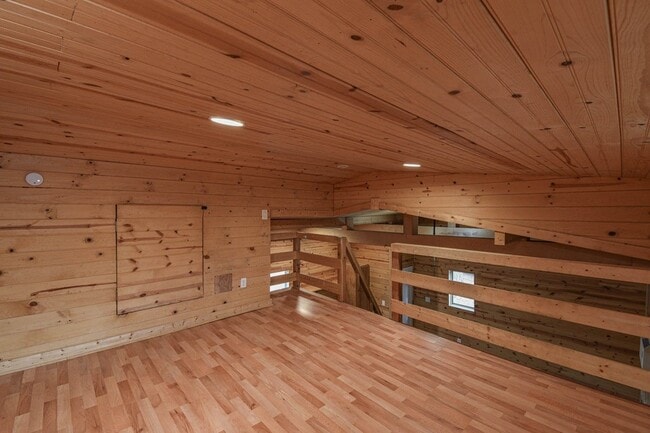 Building Photo - 20011 Parkway Ln