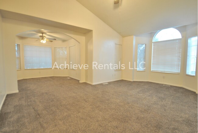 Building Photo - 587 N 1775 W