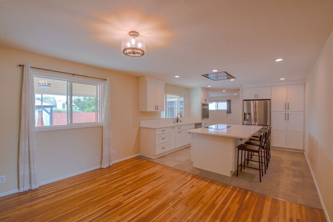 Building Photo - 9501 Arvilla Ave NE