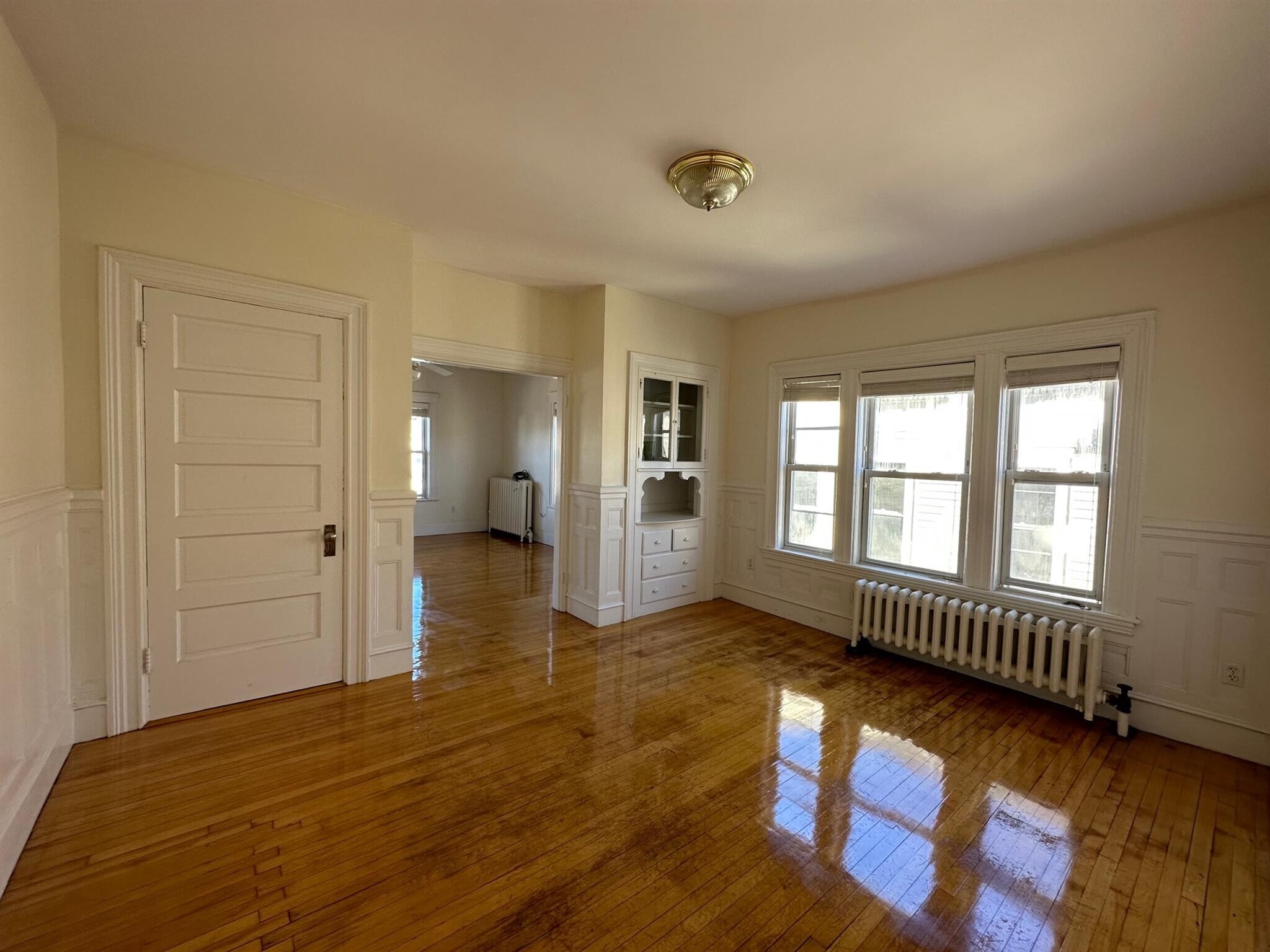 Building Photo - 2 Sacramento St