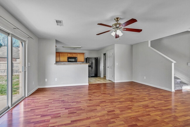 Building Photo - 138 Bermuda Lakes Dr
