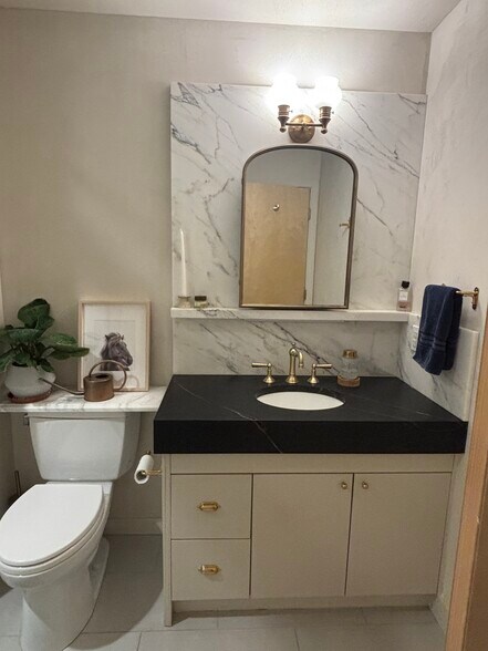 Building Photo - 6219 NE 181st St