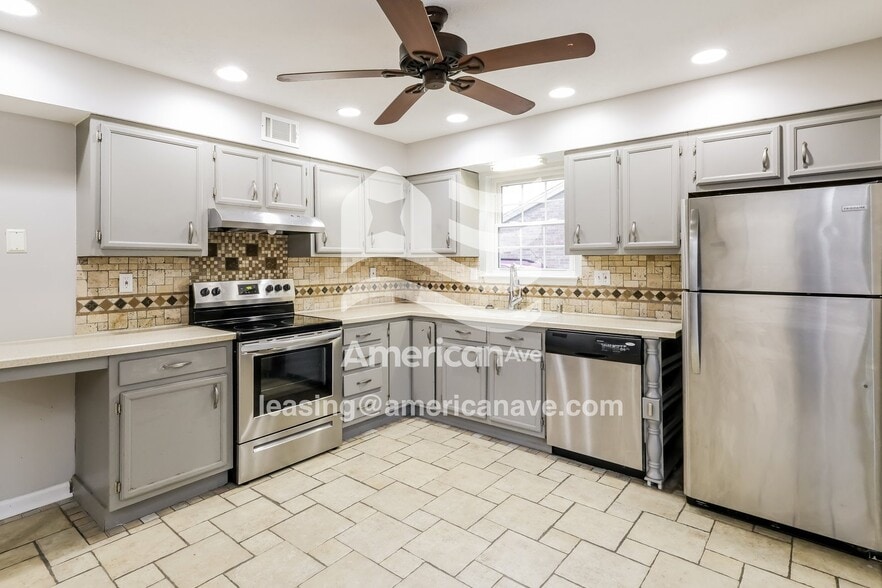 Building Photo - 8304 Berea Dr