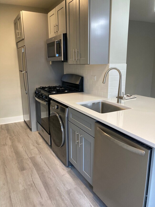 Building Photo - 369 Hazel Ave