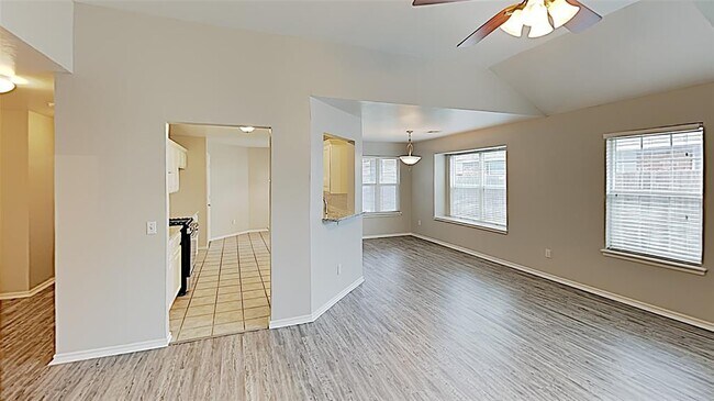 Building Photo - 6816 NW 136th Pl
