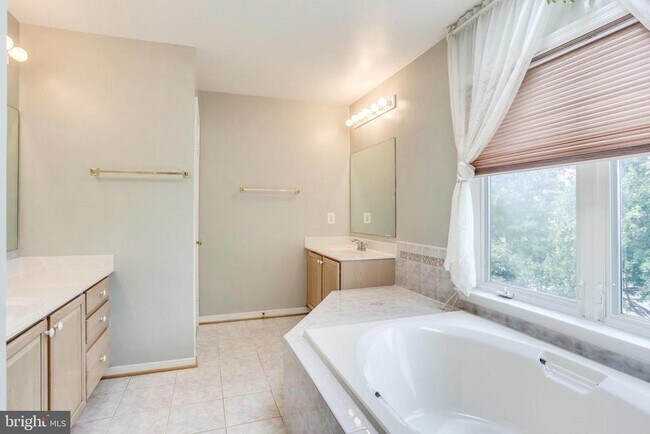 Building Photo - 26161 Rachel Hill Dr