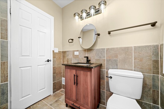 Building Photo - 14213 S Dearborn St