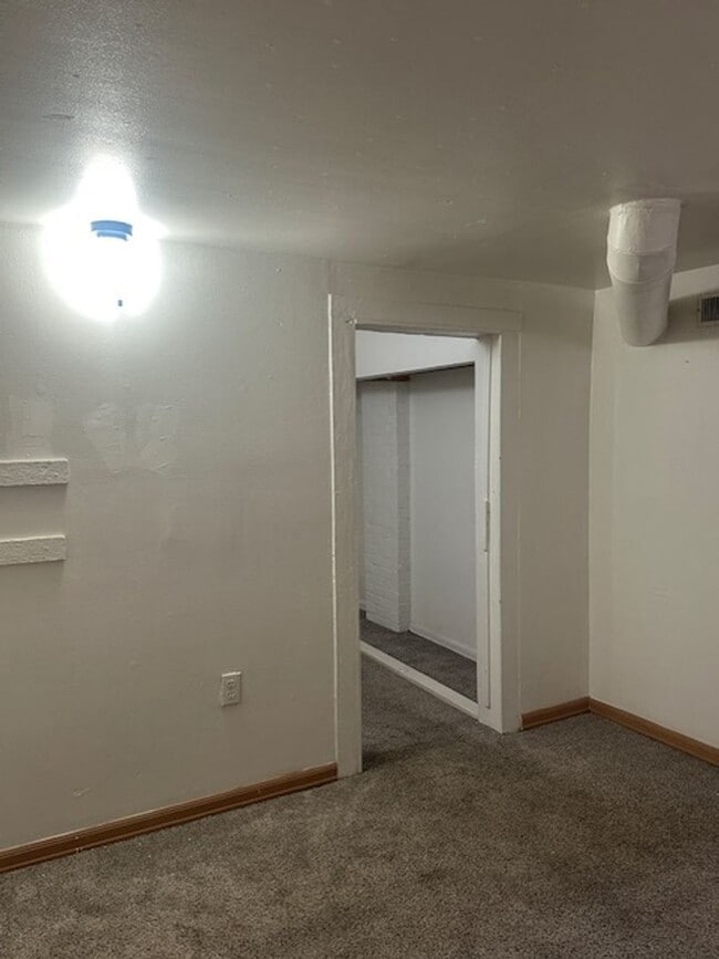 Building Photo - 726 N 11th Ave
