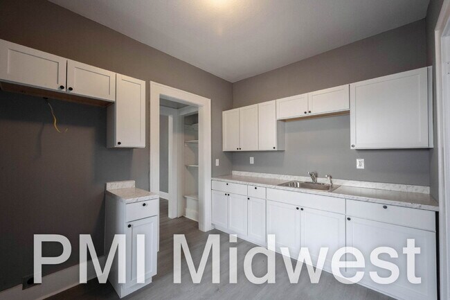 Building Photo - 24 N Euclid Ave