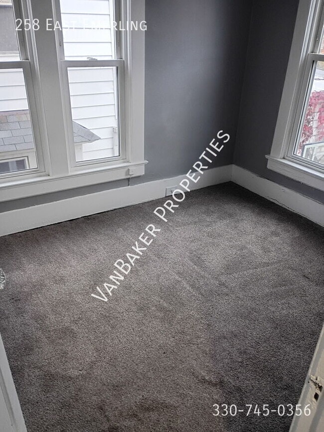Building Photo - 258 East Emerling-