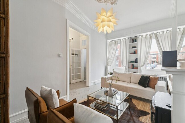 Building Photo - 1228 Catharine St