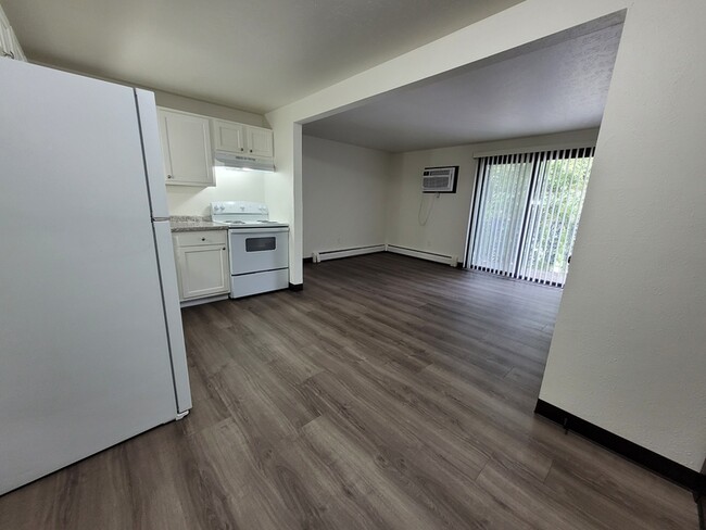 Building Photo - 545 Spinnaker Ln