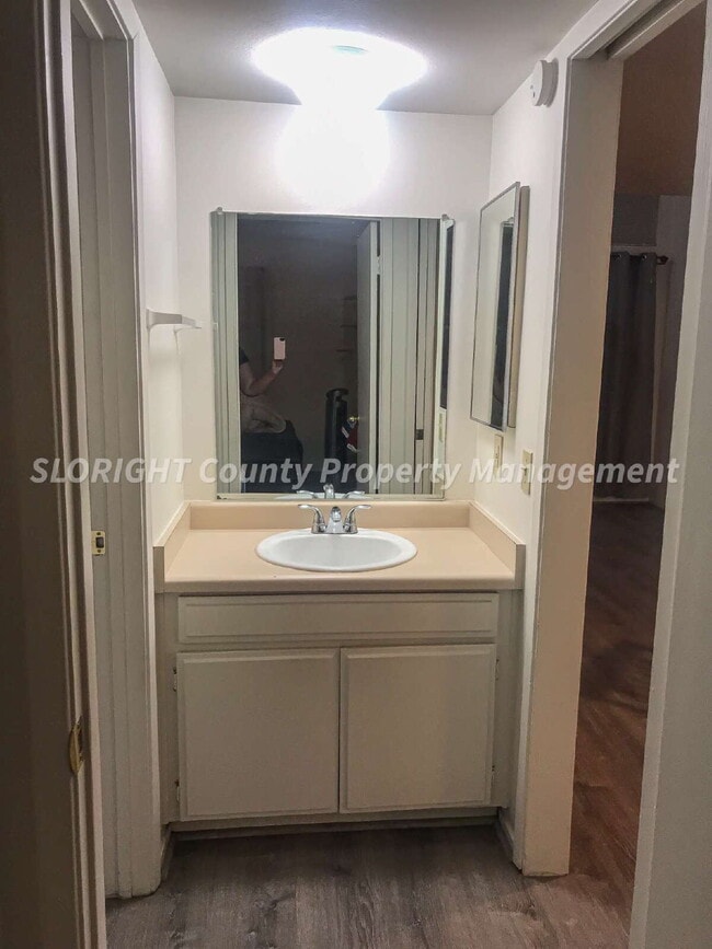 Building Photo - AVAILABLE NOW - 2 Bedroom plus den and loft / 2 Bathroom Condo on East Foothill in SLO