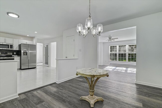 Building Photo - 198 White Pine Trl