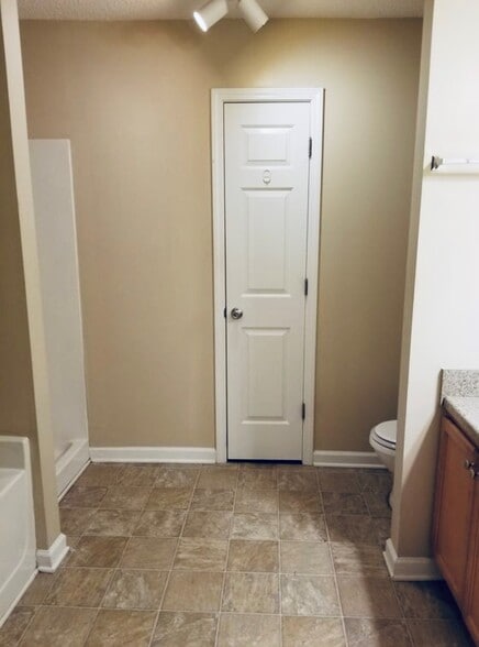 Master Bathroom - 4925 Sierra Way