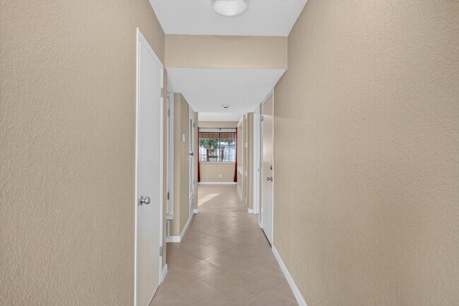 Building Photo - 11301 Gene Sarazen Dr