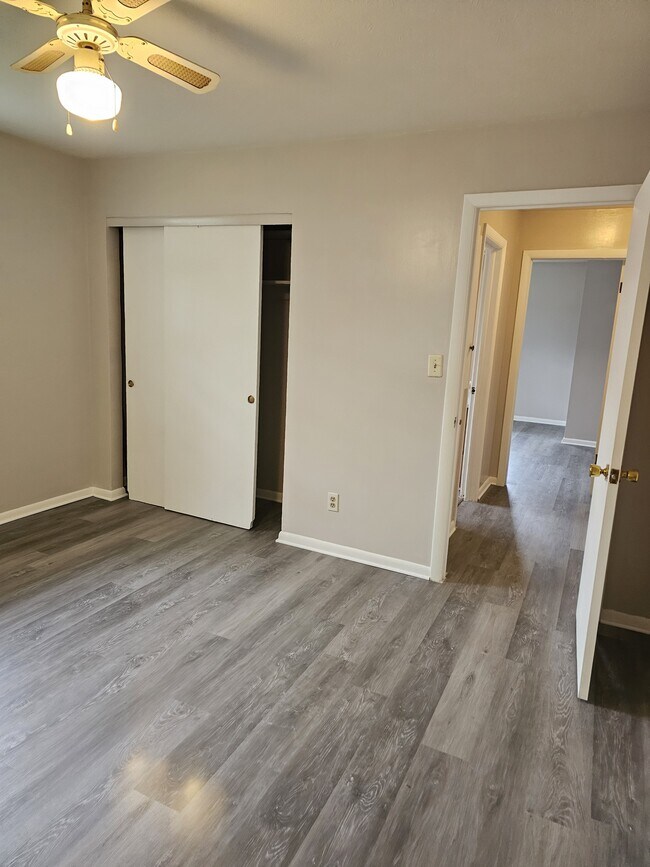 Building Photo - 1124 Mccarley Dr W