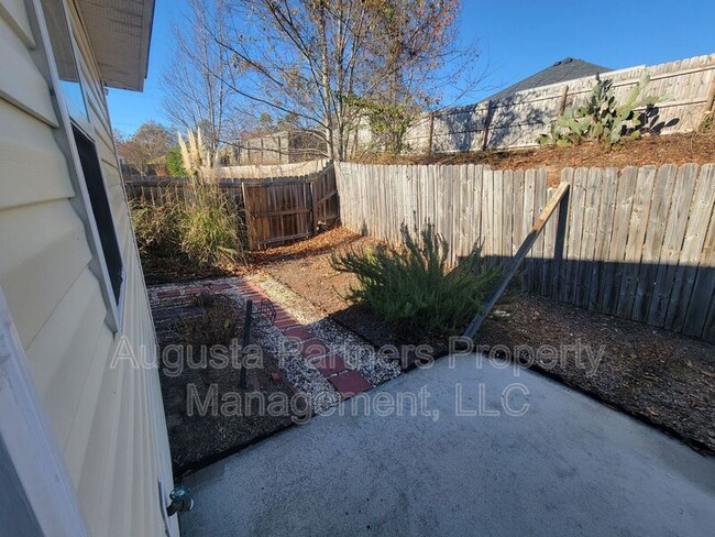 Building Photo - 2205 Whitney S Ct