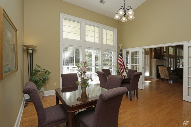Building Photo - 121 Wexford Dr