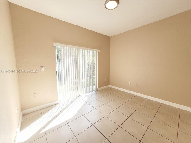 Building Photo - 2903 SE 17th Ave