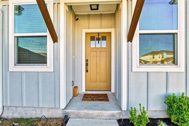 Building Photo - 501 Peace Dr