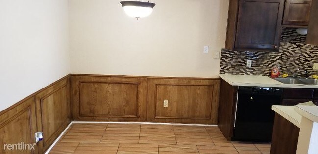 Building Photo - 2403 Ventura Dr