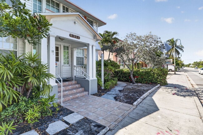 Building Photo - Lake Worth Beach Rental — Prime Location, Modern Comfort & Easy Coastal Living