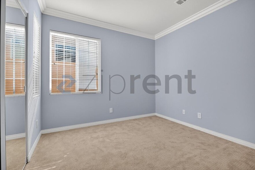 Building Photo - 5775 Cam Del Cielo