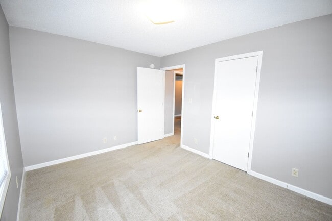 Building Photo - 3 Bedroom 2 Bath Home For Rent!