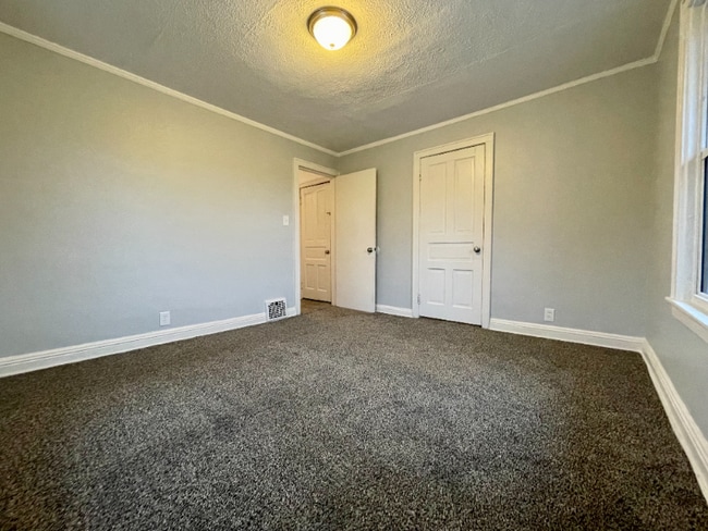 Building Photo - 404 N 64th St