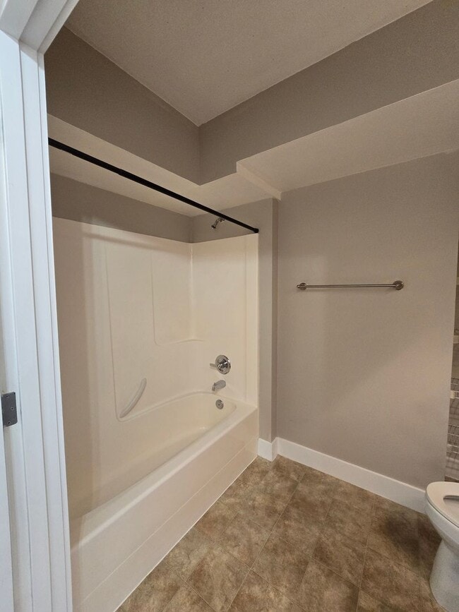 Building Photo - 2 Bedroom 1 Bathroom Condo in Downtown Bellingham