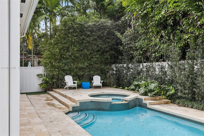 Building Photo - 7420 SW 54th Ct