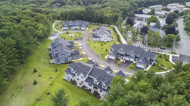 Building Photo - 19 Lily Pond Ln