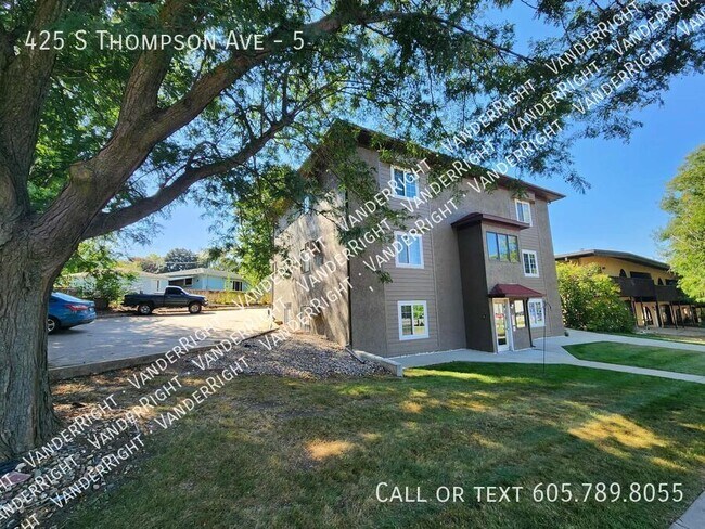 Building Photo - 425 S Thompson Ave