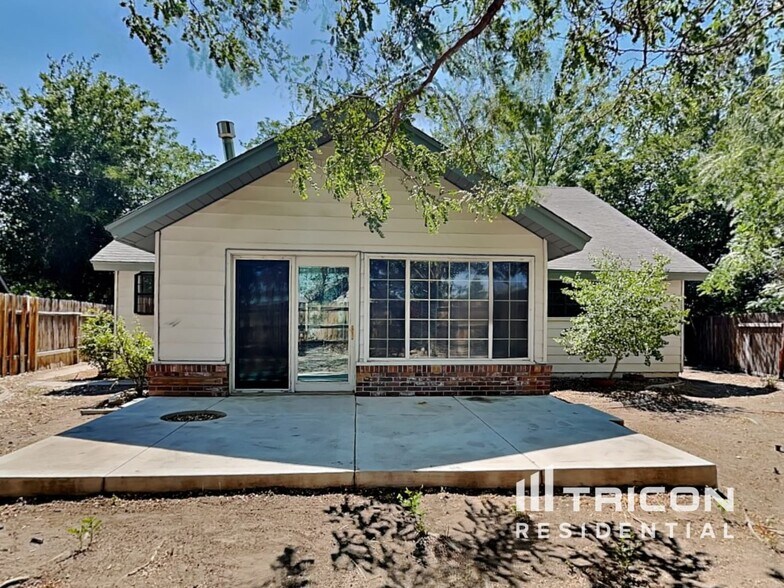 Building Photo - 2878 Goldy Way